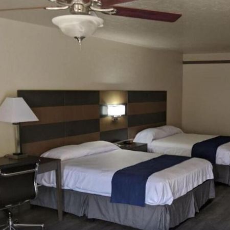 פורט סטוקטון Atrium Inn מראה חיצוני תמונה