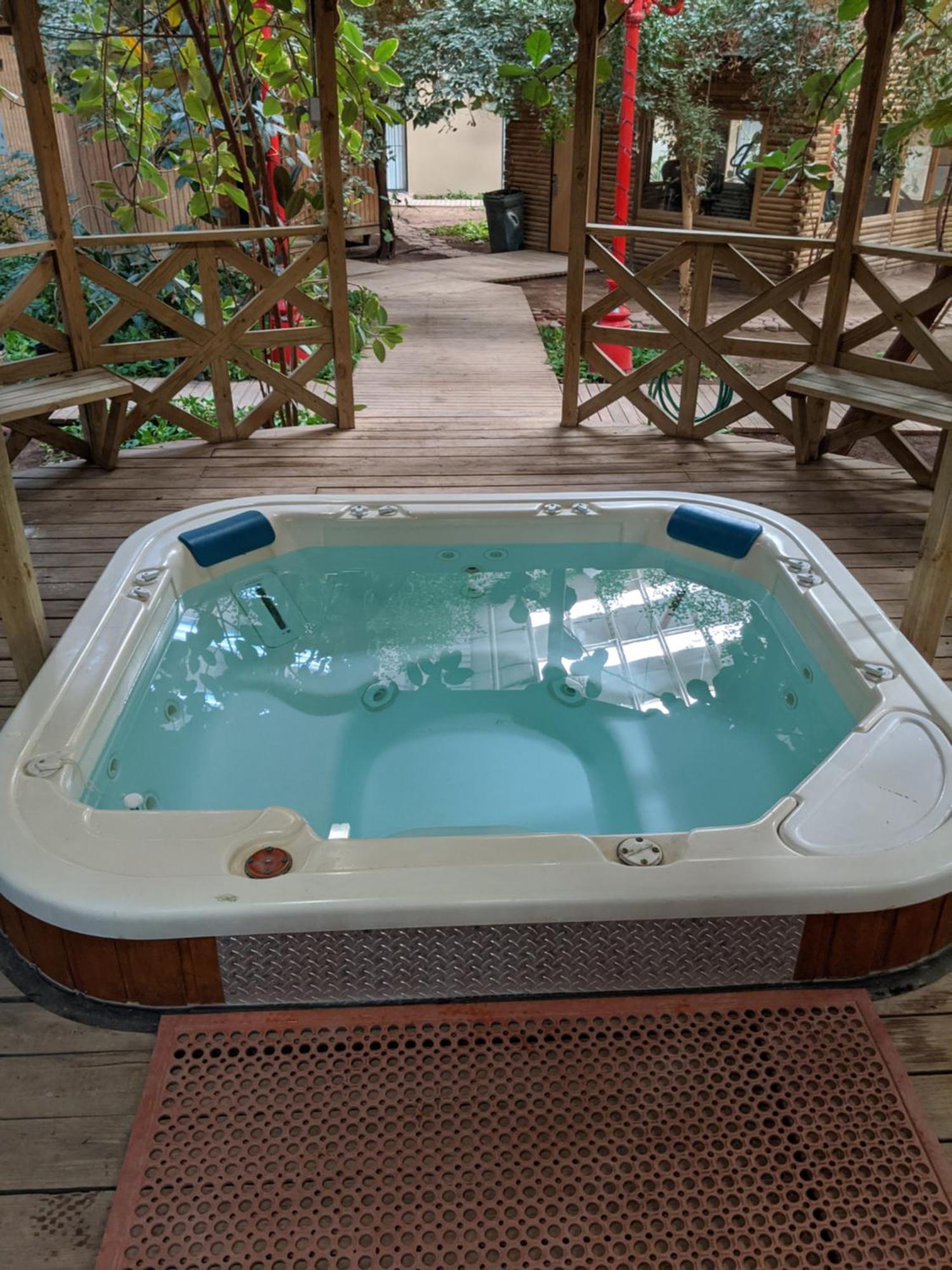 פורט סטוקטון Atrium Inn מראה חיצוני תמונה